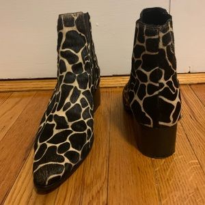 Giraffe print booties!